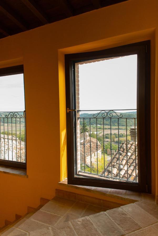 Locanda Della Rocca Сарнано Екстериор снимка